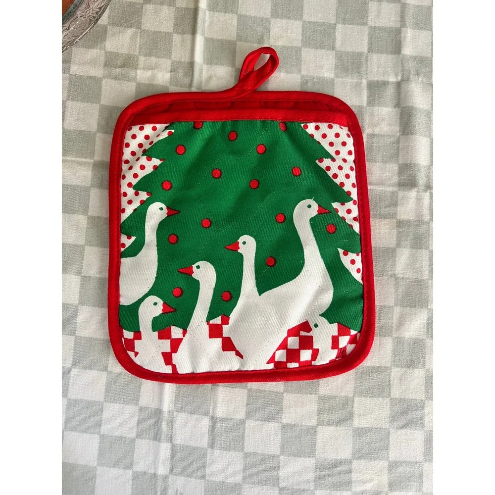Christmas Pot Holder Vintage Style Geese Holiday Kitchen Decor Red Green 10x8.5
